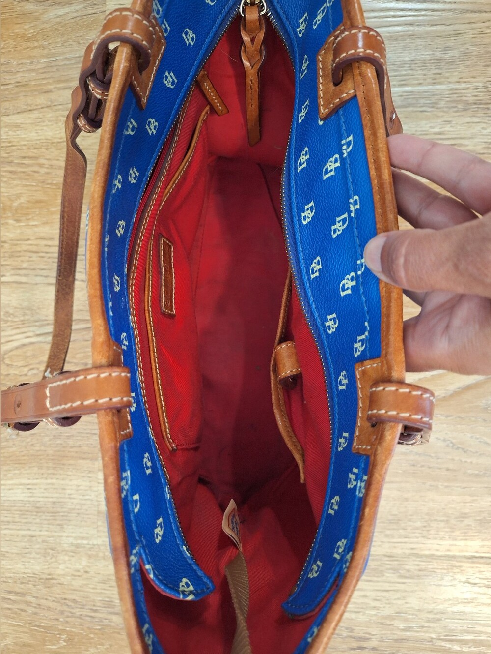 Dooney & Bourke Gretta Leisure Shopper Tote - Picture 10 of 11